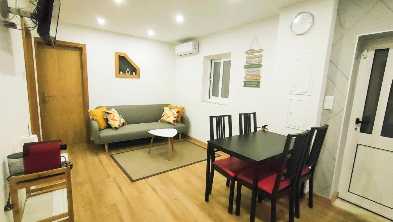 Herama Garden Guesthouse บีลาโนวาเดกายา ภายนอก รูปภาพ