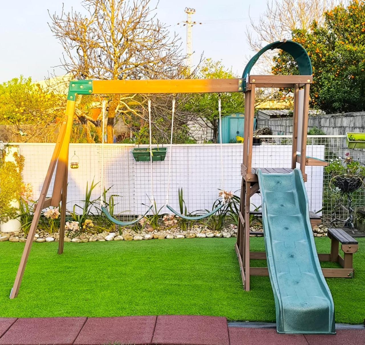 Herama Garden Guesthouse บีลาโนวาเดกายา ภายนอก รูปภาพ
